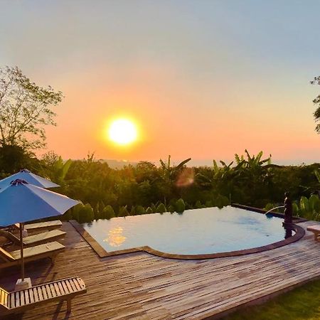Готель Sunset Hill Lembongan Екстер'єр фото
