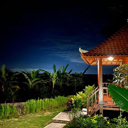 Готель Sunset Hill Lembongan Екстер'єр фото