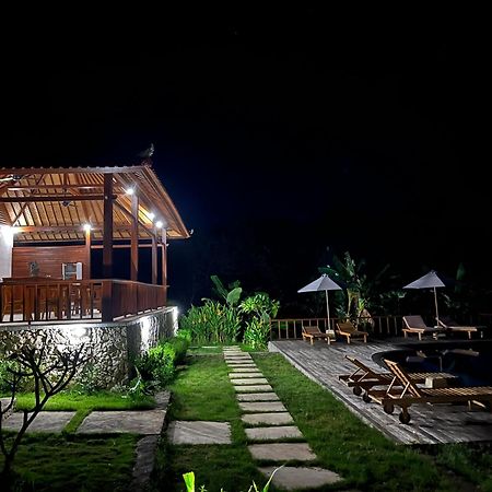 Готель Sunset Hill Lembongan Екстер'єр фото