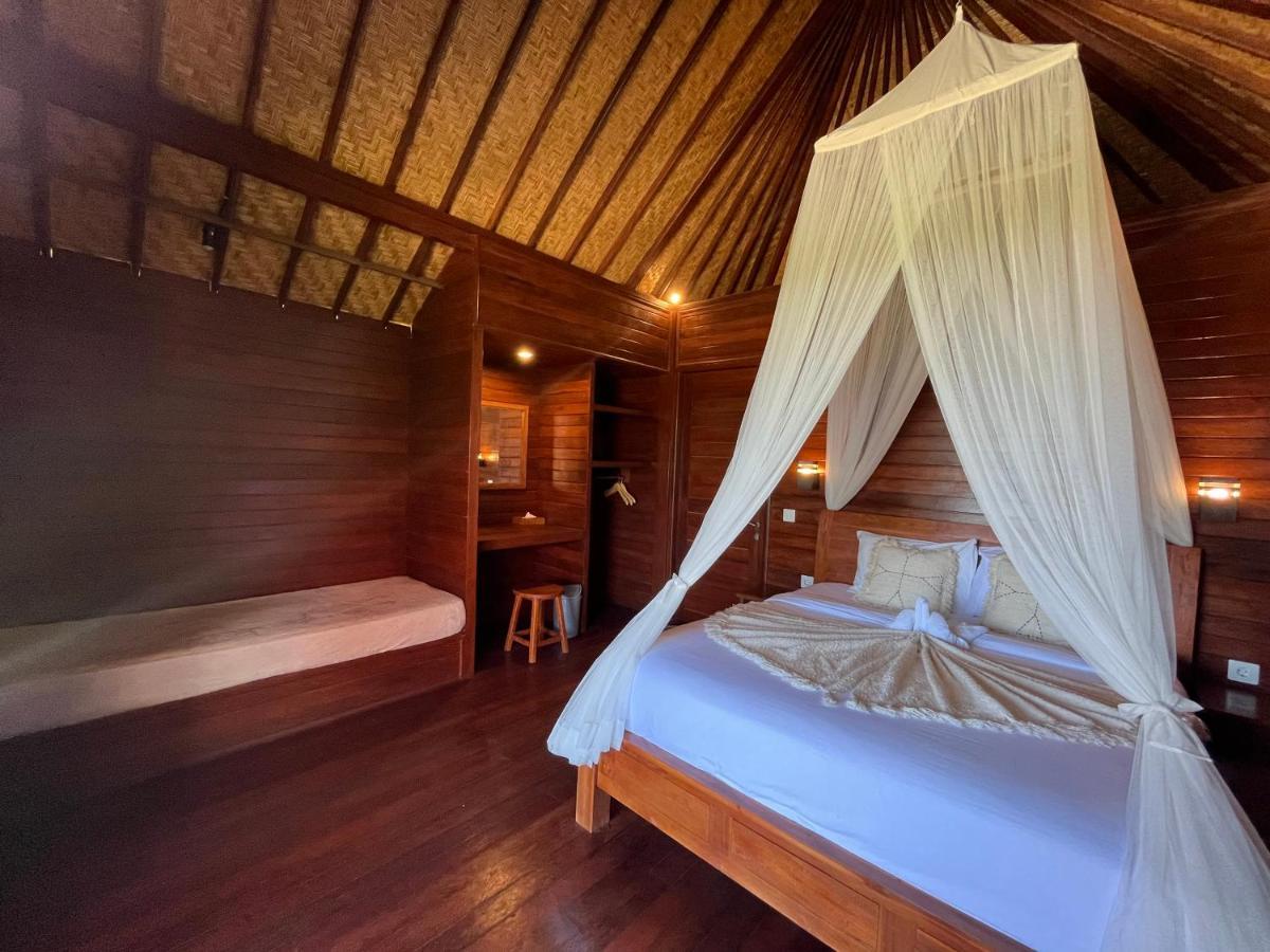 Готель Sunset Hill Lembongan Екстер'єр фото