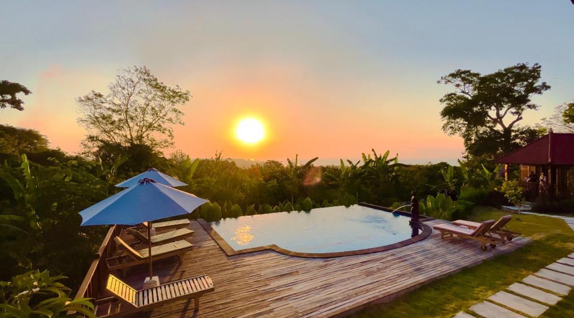 Готель Sunset Hill Lembongan Екстер'єр фото