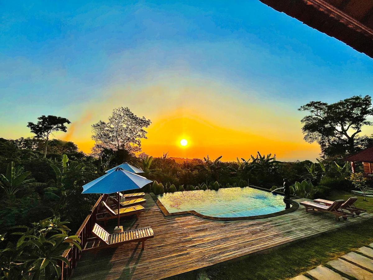Готель Sunset Hill Lembongan Екстер'єр фото