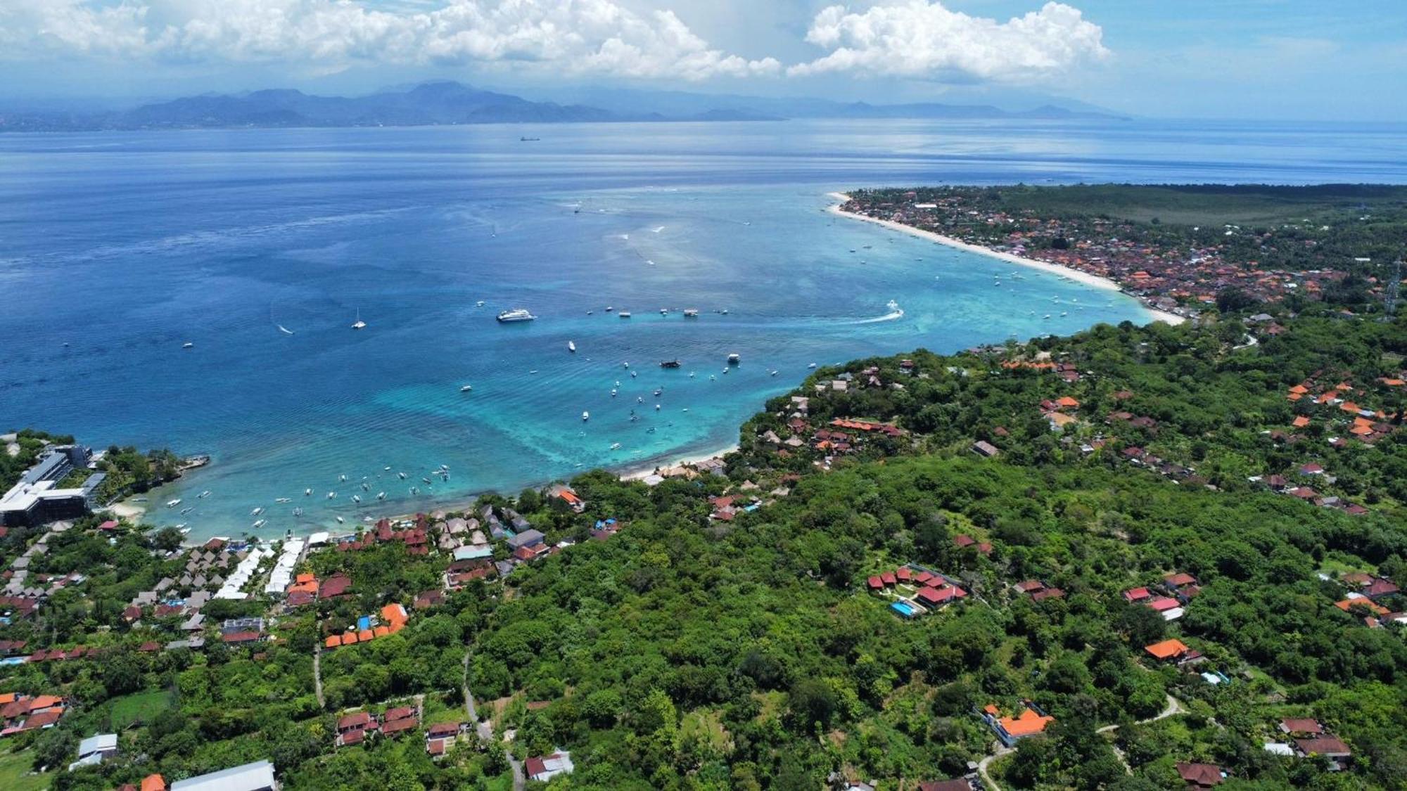 Готель Sunset Hill Lembongan Екстер'єр фото