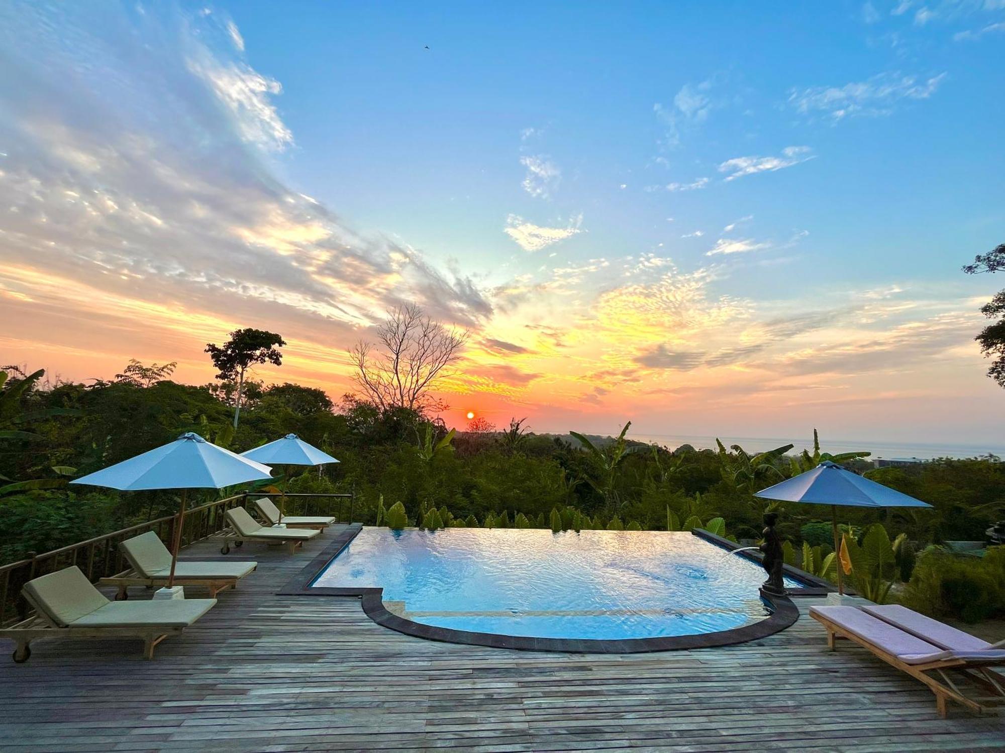 Готель Sunset Hill Lembongan Екстер'єр фото