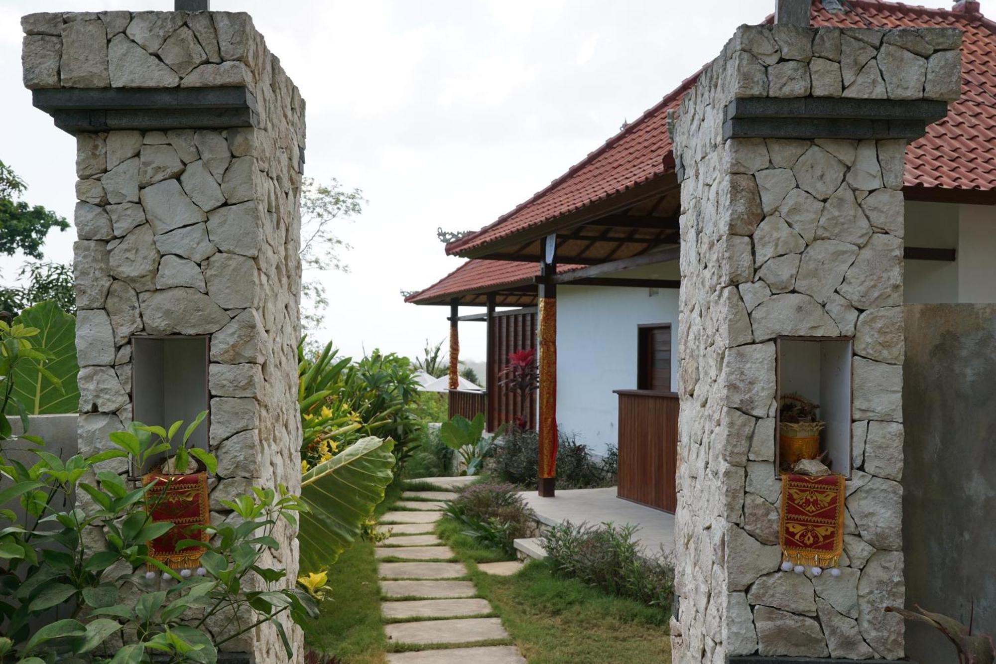 Готель Sunset Hill Lembongan Екстер'єр фото