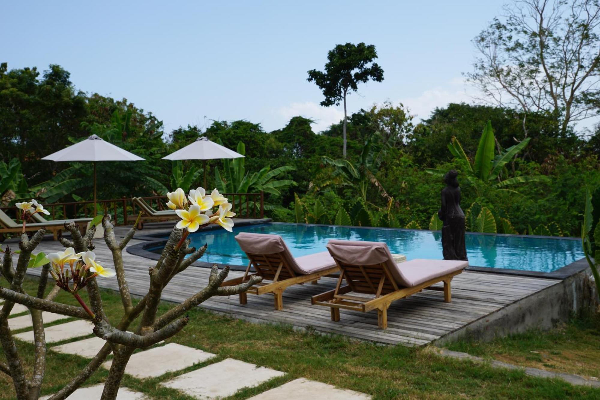 Готель Sunset Hill Lembongan Екстер'єр фото