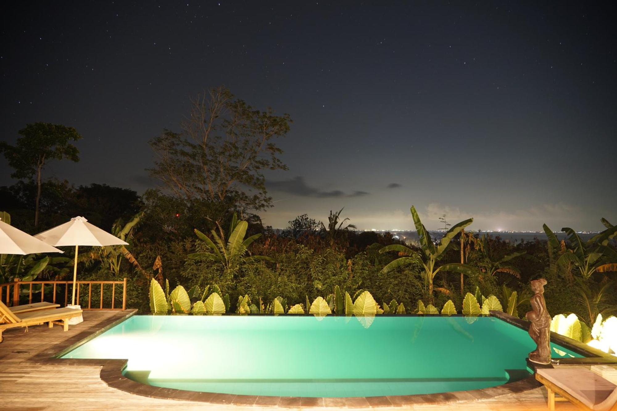 Готель Sunset Hill Lembongan Екстер'єр фото