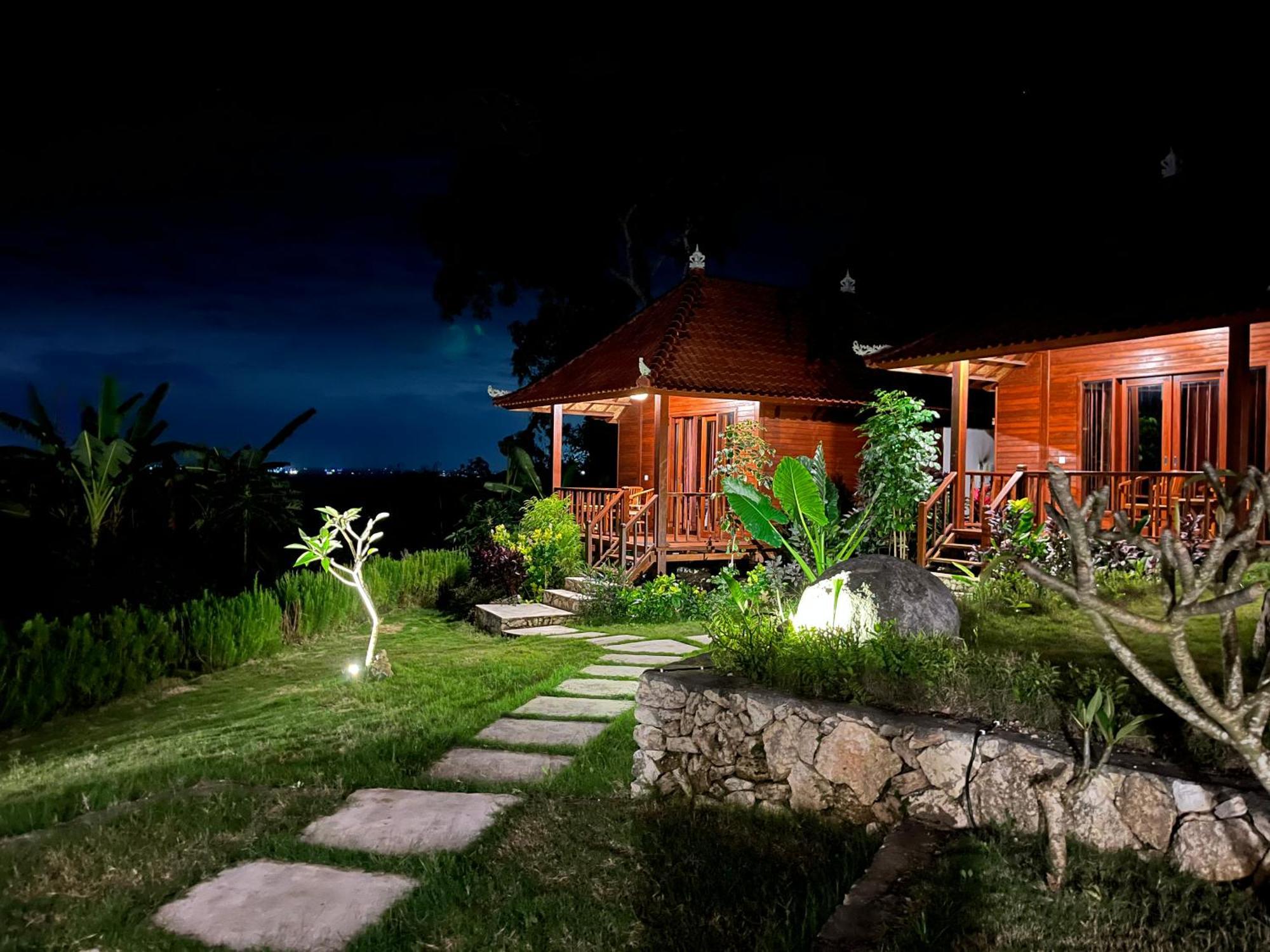 Готель Sunset Hill Lembongan Екстер'єр фото