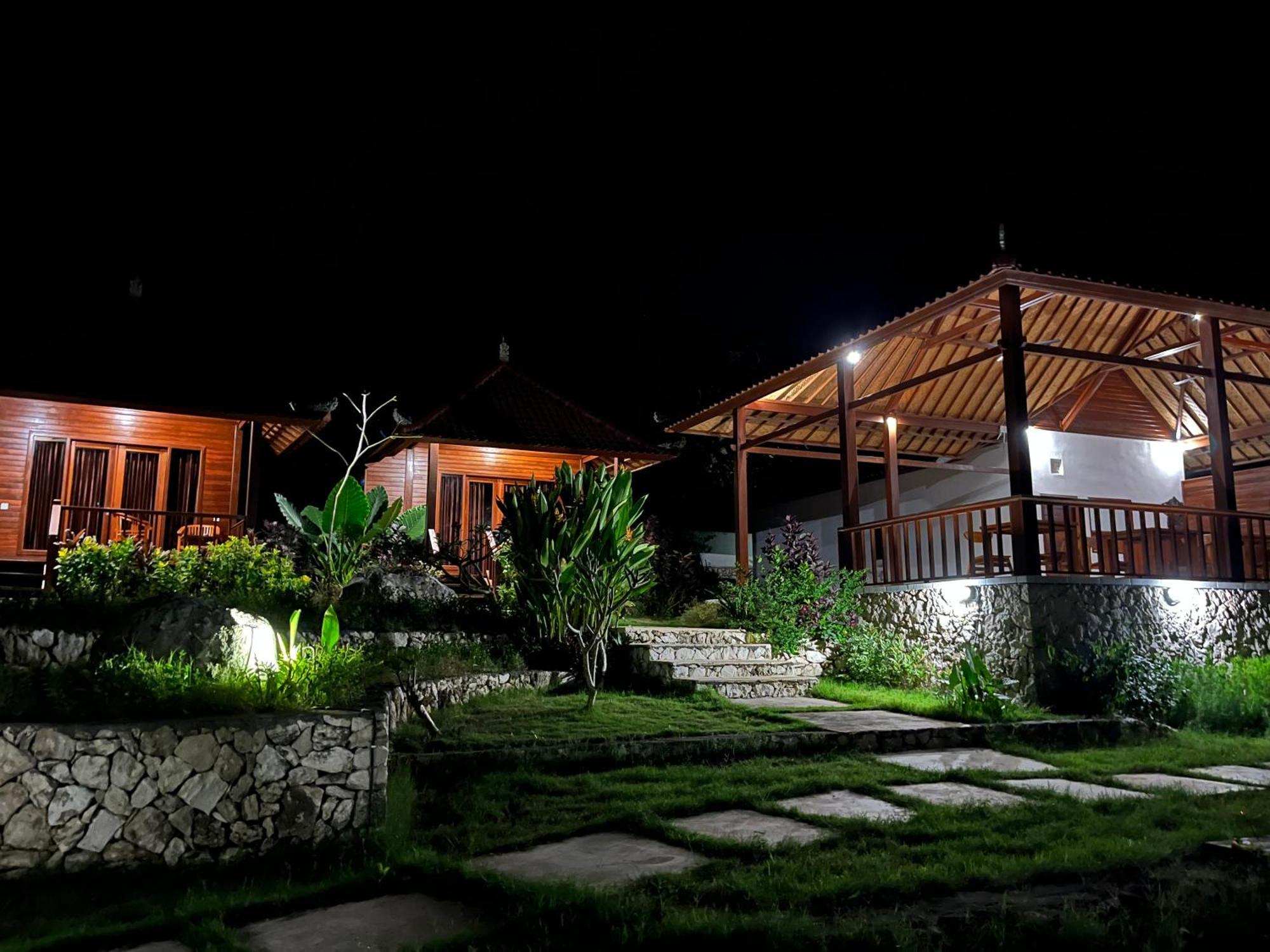 Готель Sunset Hill Lembongan Екстер'єр фото
